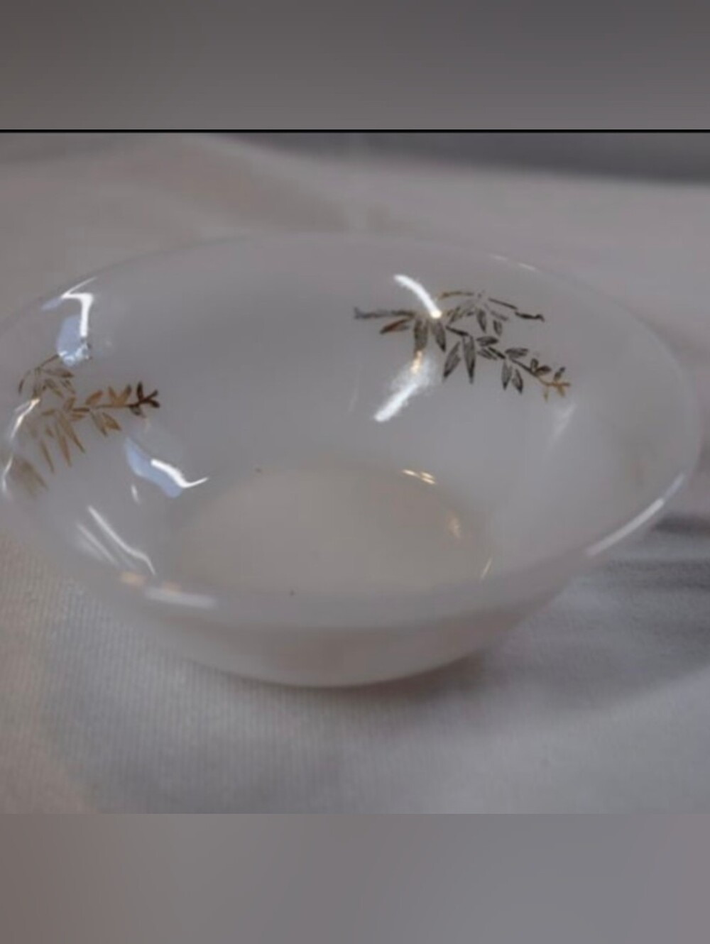 Vintage Federal Glass Golden Glory Milk Glass Fruit Dessert Bowl
